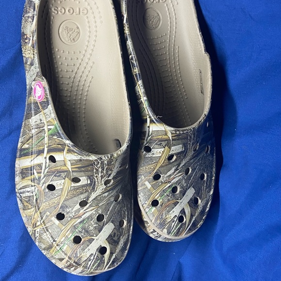 Great construction like new but worn for a good month - Picture 2 of 3